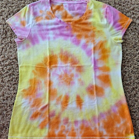 No Boundaries Tye Die Women's Shirt - Picture 1 of 3